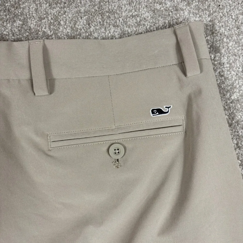 Vineyard Vines Mens Performance Shorts Khaki Tan Size 32 Golf Stretch 8.5 Inseam